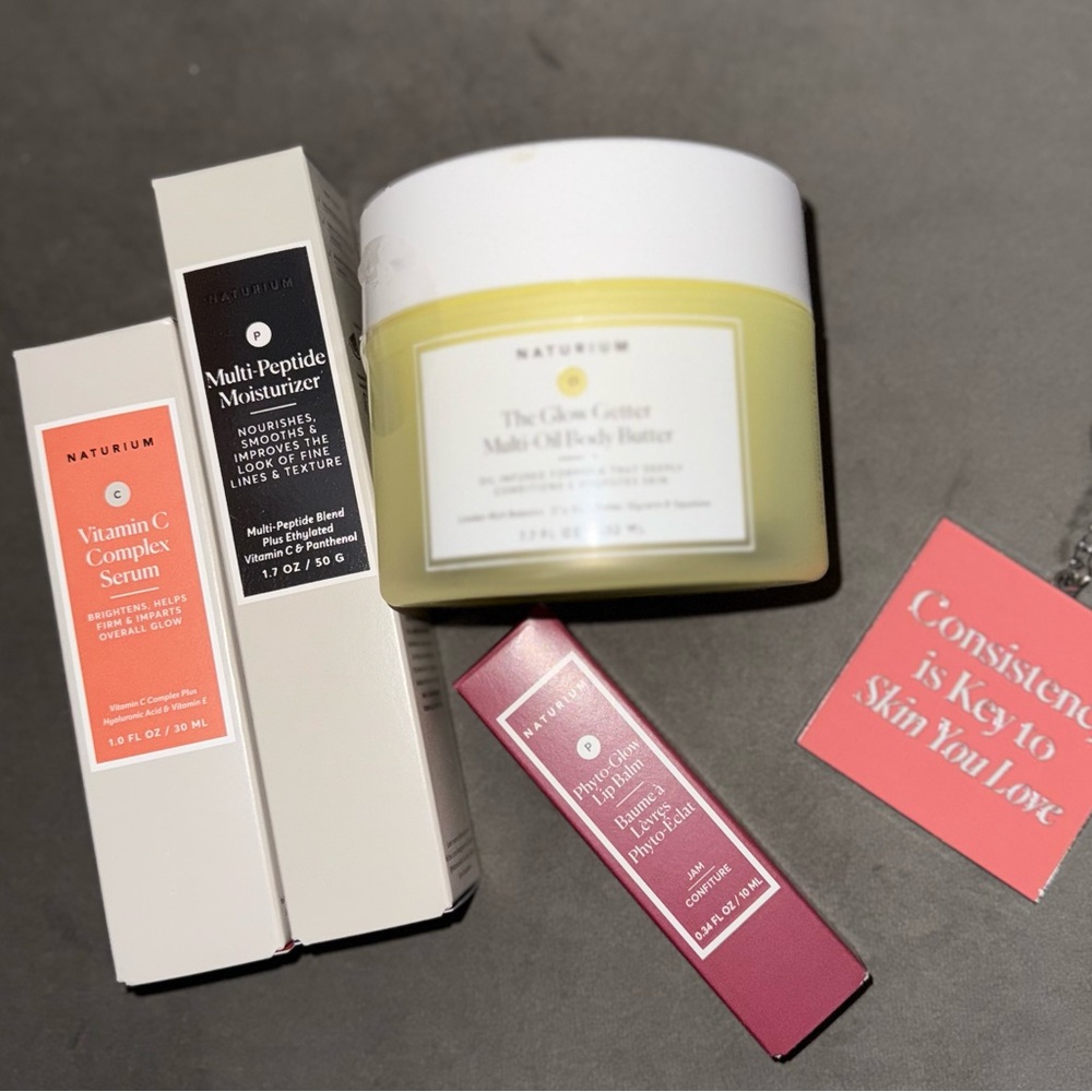 NATURIUM Skincare Set with Vitamin C Serum and Body Butter